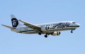 An Alaska Airlines 737 comes in for a landing